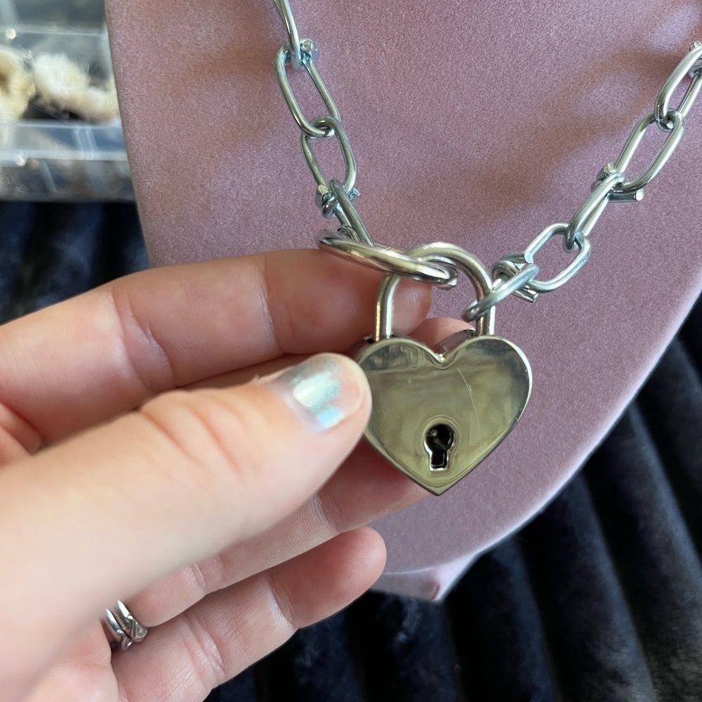 Chunky Silver Necklace with Heart and pentagram Charms - Picture 4 of 7